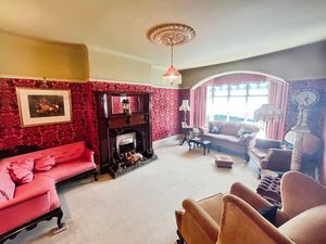 Lounge- click for photo gallery